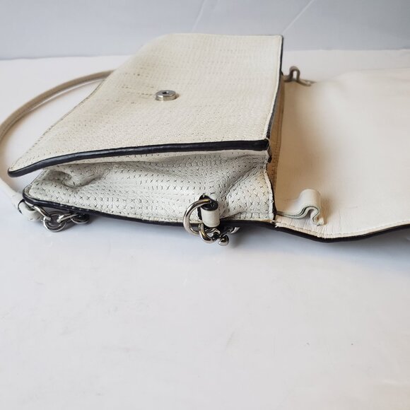 Coach crossbody bag.Small, rectangular bag with a flap closure - Picture 12 of 16